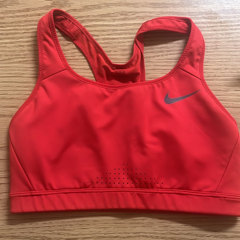 NWOT Nike Dry Fit T Shape Back Sports Bra
